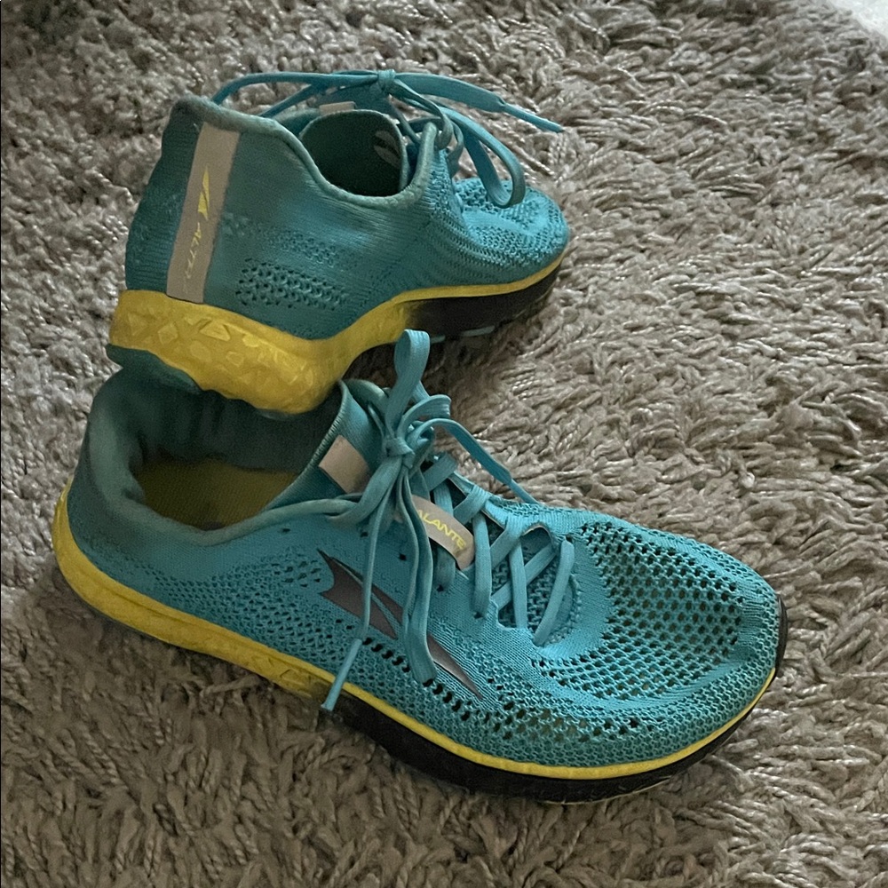 Escalante Racer
Size 7.5 Women